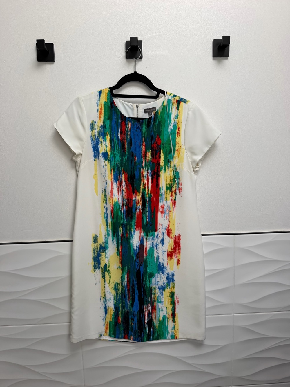 Vince Camuto White Short-Sleeve Dress with Multi-Color Abstract Brushstrokes